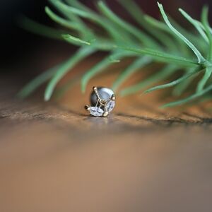 14k YG Threaded Lotus